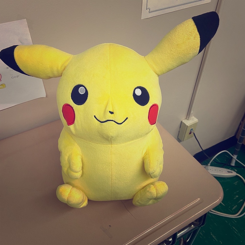 Pokemon (Pikachu) Giant Plush